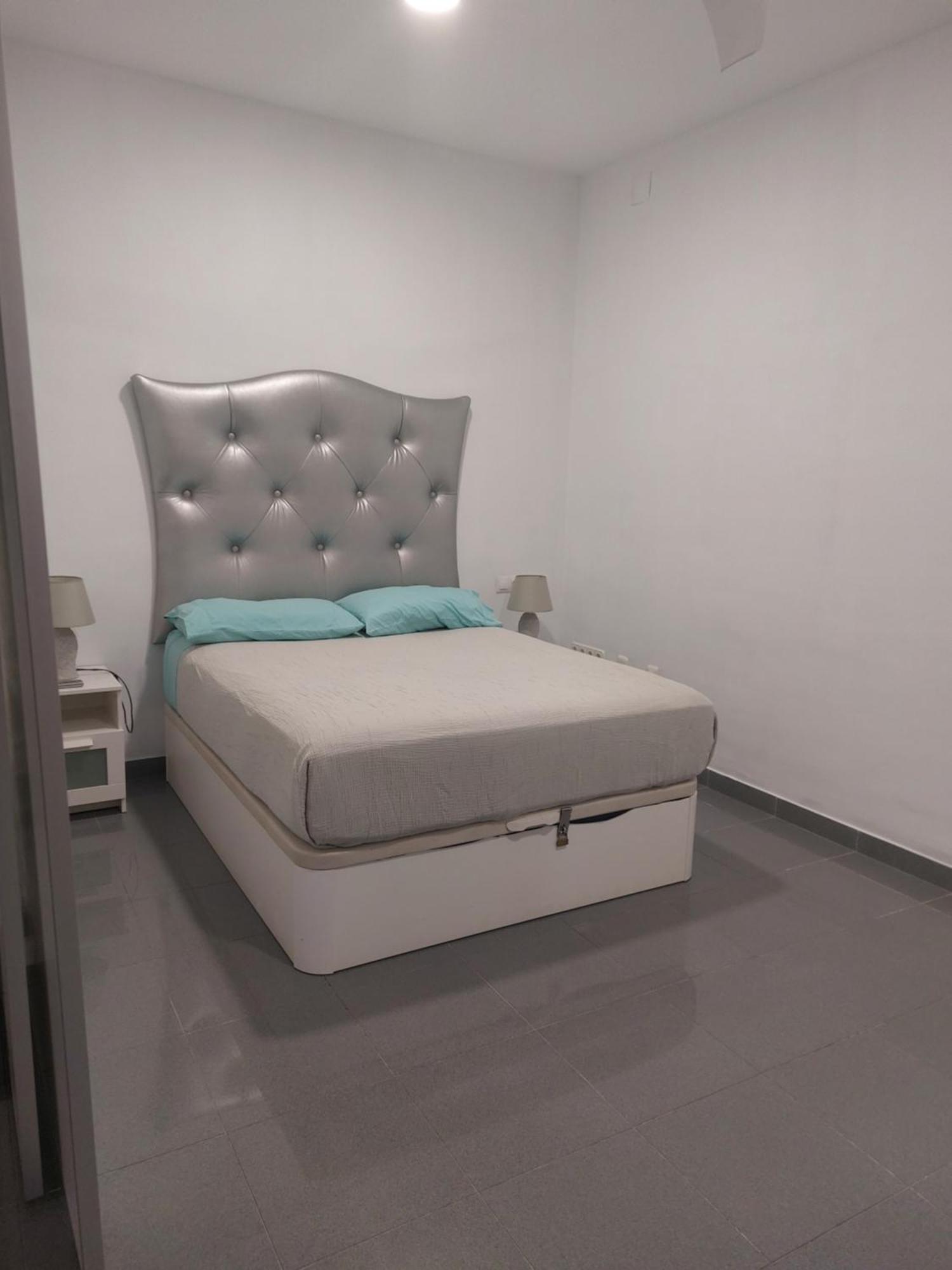 Apartament La Cueva Del Violin Torre Del Mar Zewnętrze zdjęcie